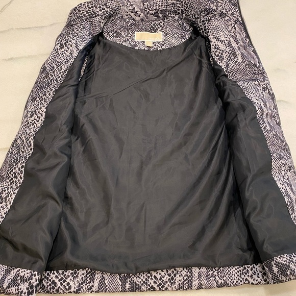 {Michael Kors} Puffer Vest Size Small Gray Black Full Zip Snake Print - Picture 9 of 11